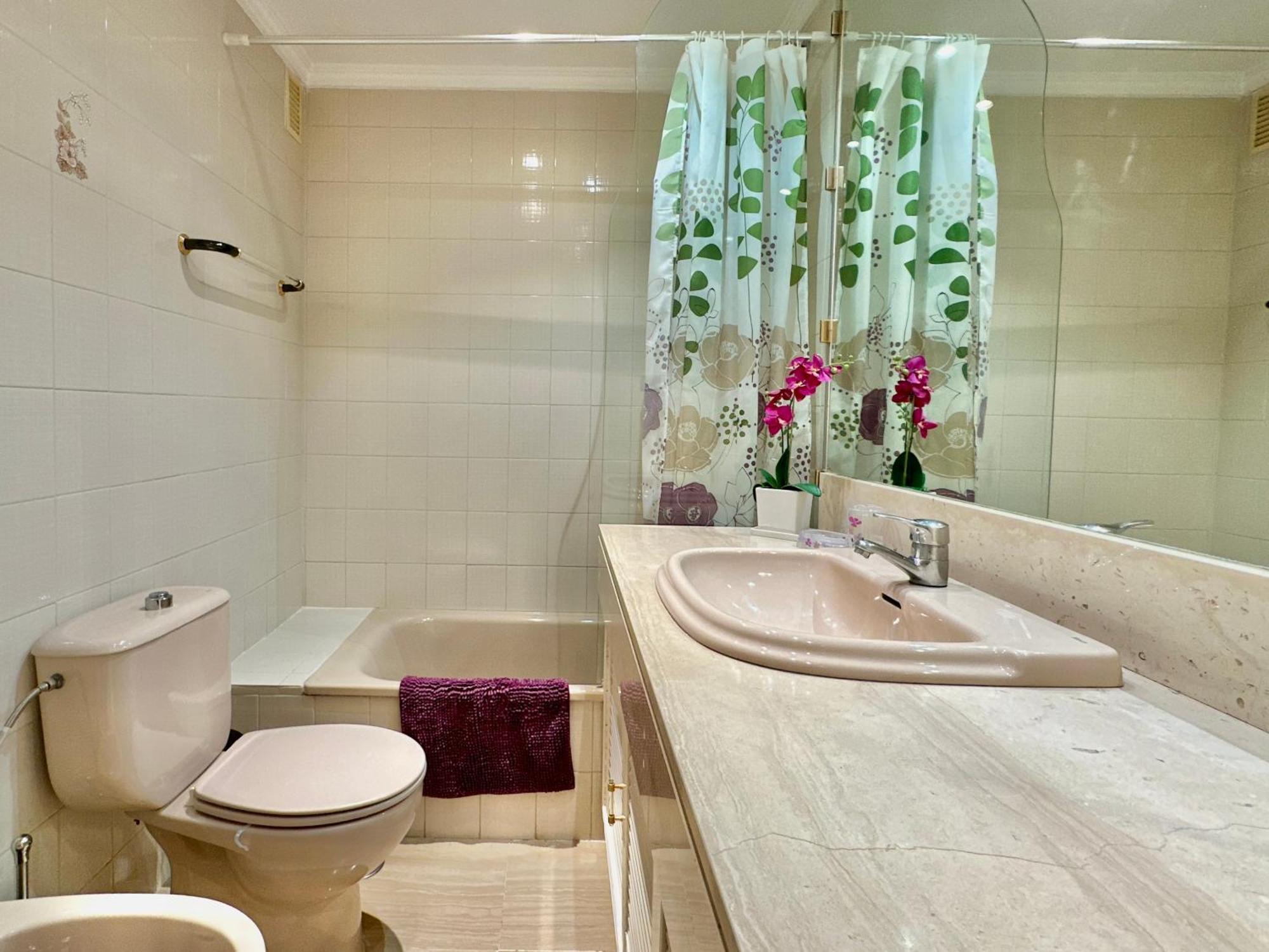 Hostiguest Coliving Leon Y Castillo Las Palmas de Gran Canaria Exterior foto