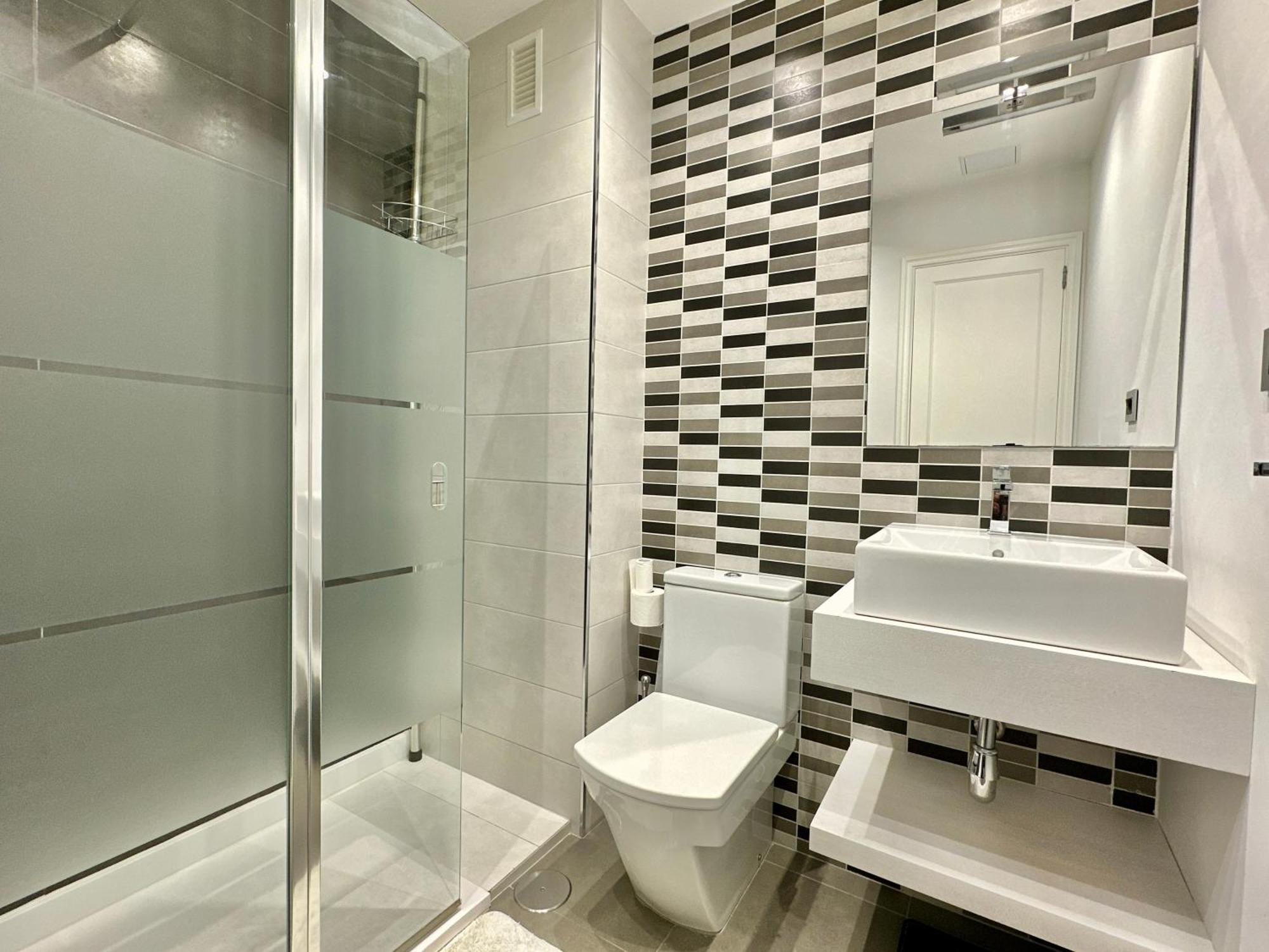 Hostiguest Coliving Leon Y Castillo Las Palmas de Gran Canaria Exterior foto